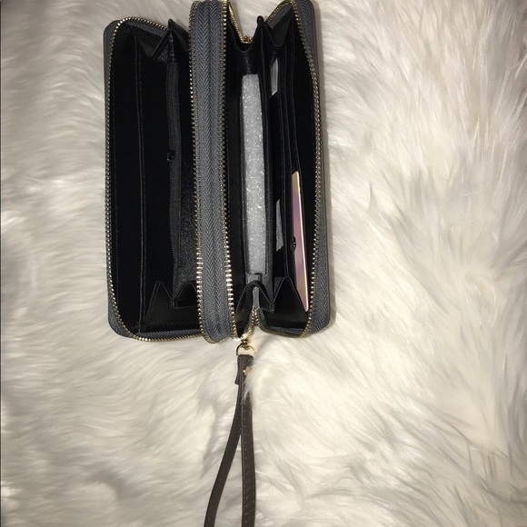 Wristlet wallet - Picture 2 of 2